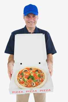 肖像快乐披萨交付男人。