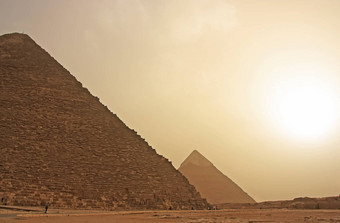 伟大的金字塔吉萨沙子树开罗