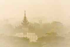 有雾的早....曼德勒缅甸缅甸