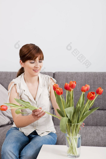 女人首页持有花