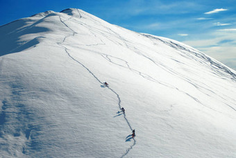 <strong>登山家</strong>攀爬山