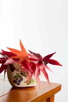 秋天叶子陶瓷花瓶