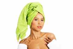 有吸引力的女人包装毛巾头巾