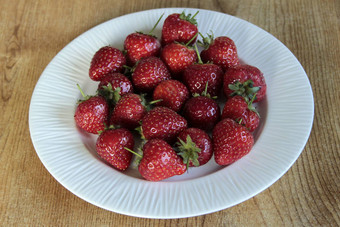 板草莓