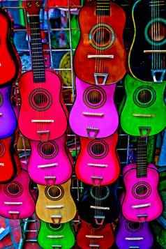 色彩缤纷guitares