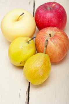 新鲜的水果苹果梨