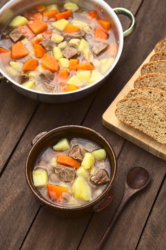 匈牙利汤被称为古利亚斯列夫斯