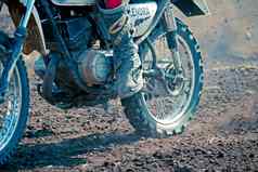 supercross污垢跟踪摩托车赛车