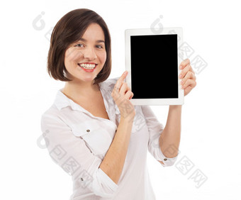 漂亮的浅黑肤色的女人显示数字平板电脑