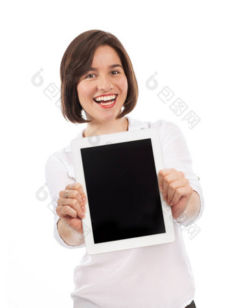 美丽的浅黑肤色的女人展示数字平板电脑