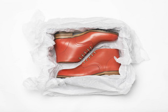 红色的鞋子盒子