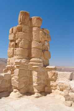 古老的破碎的列王希 律宫Masada