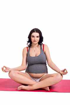 怀孕了女人练习瑜伽冥想