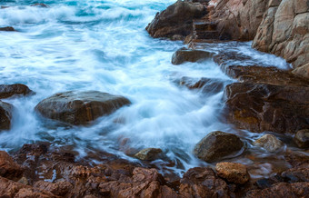 波海沿海岩石