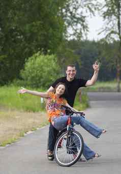 快乐夫妇自行车