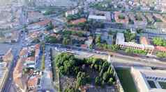 比萨意大利空中视图城市街道