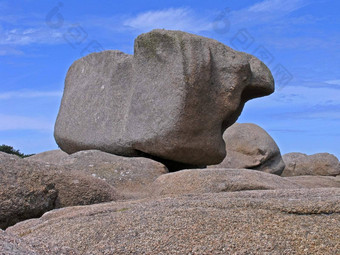 普卢马纳克大石头花岗岩海岸布列塔尼