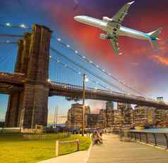 飞机纽约城市旅游假期概念
