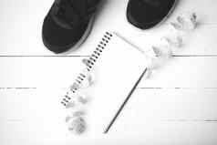 运行鞋子笔记本测量磁带黑色的白色