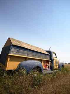 被遗弃的狮子卡车风景优美的萨斯喀彻温省