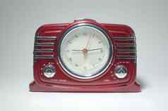 复古的广播接收机时钟世纪