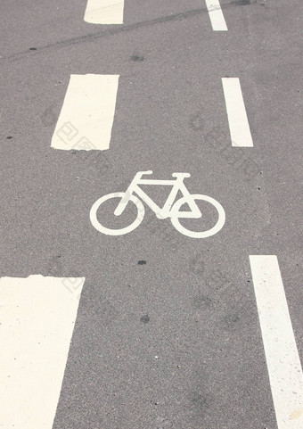垂直自行车标志沥青白色条纹