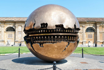 雕塑球院子里松果梵蒂冈博物馆创建意大利雕塑家阿诺尔多番茄