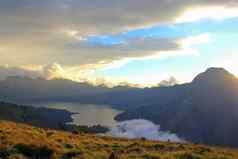 山林贾尼火山火山口湖