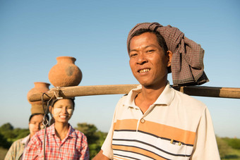 集团亚洲缅甸传统的农民