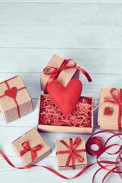 爱情人节一天心礼物盒子木