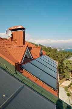 替代能源太阳能系统房子屋顶