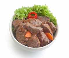 牛肉菜炖牛肉生菜碗