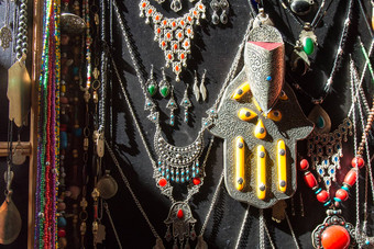 传统的阿拉伯银Jewelery商店
