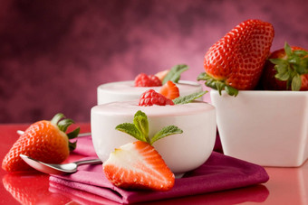 草莓酸奶薄荷叶