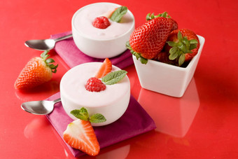 草莓酸奶薄荷叶