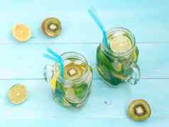 柑橘类自制的柠檬水夏天喝