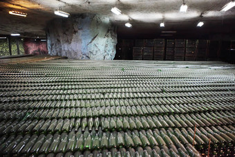 香槟地窖工厂深度米