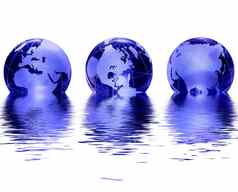 蓝色的玻璃全球闪亮的水