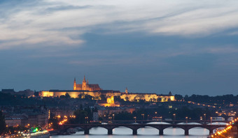 布拉格城堡桥梁日落图片