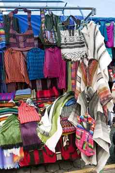 色彩斑斓的土著市场奥塔瓦洛