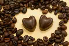心形状的巧克力糖果咖啡豆子