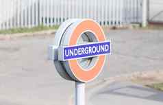伦敦地下标志地铁