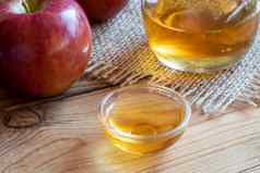 碗苹果苹果酒醋新鲜的苹果使用