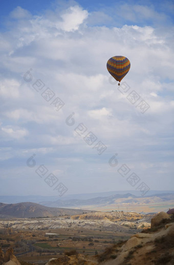热空气气球飞行岩石土地