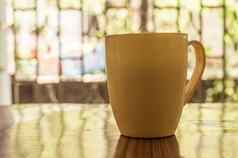 特写镜头图像杯卡布奇诺咖啡摩卡拿铁美国表示热咖啡香气乡村木表格背景咖啡馆背景阳光光未来窗口早....