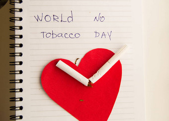 世界一天<strong>吸烟</strong>停止辞职<strong>吸烟</strong>反对<strong>吸烟</strong>的概念破碎的香烟红色的心单词世界烟草一天