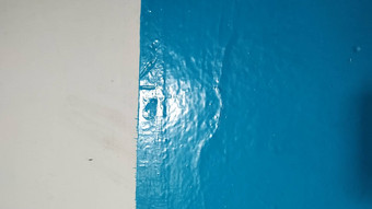 片段墙画蓝色的白色油漆特写镜头
