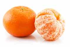 成熟的切片橘子水果孤立的白色