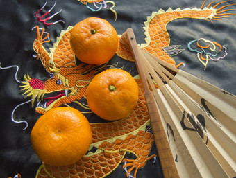 中国人一年橘子风扇说谎丝绸织物绣花龙