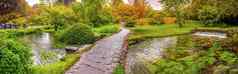被施了魔法那花园桥池塘水平全景美丽的少女花园花园的宁法拉齐奥意大利